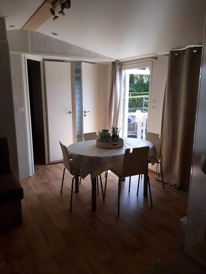 Luxueuze Stacaravan In Bredene Met Eigen Terras En Tuintje エクステリア 写真