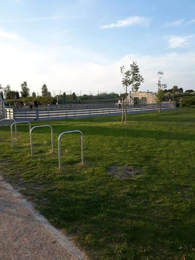 Luxueuze Stacaravan In Bredene Met Eigen Terras En Tuintje エクステリア 写真