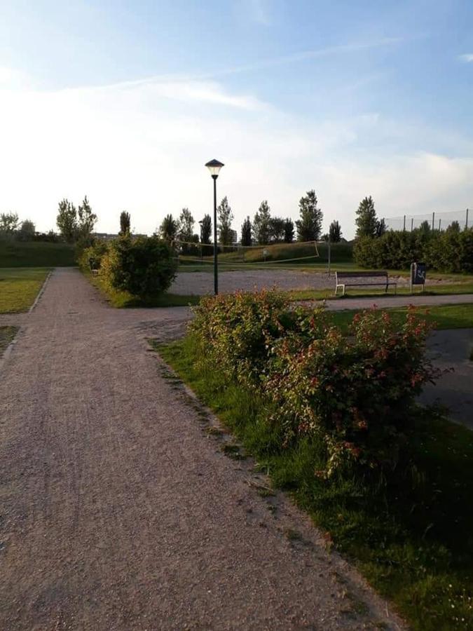 Luxueuze Stacaravan In Bredene Met Eigen Terras En Tuintje エクステリア 写真